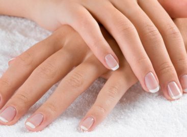 Top suggestions to get shiny nails easily and successfully